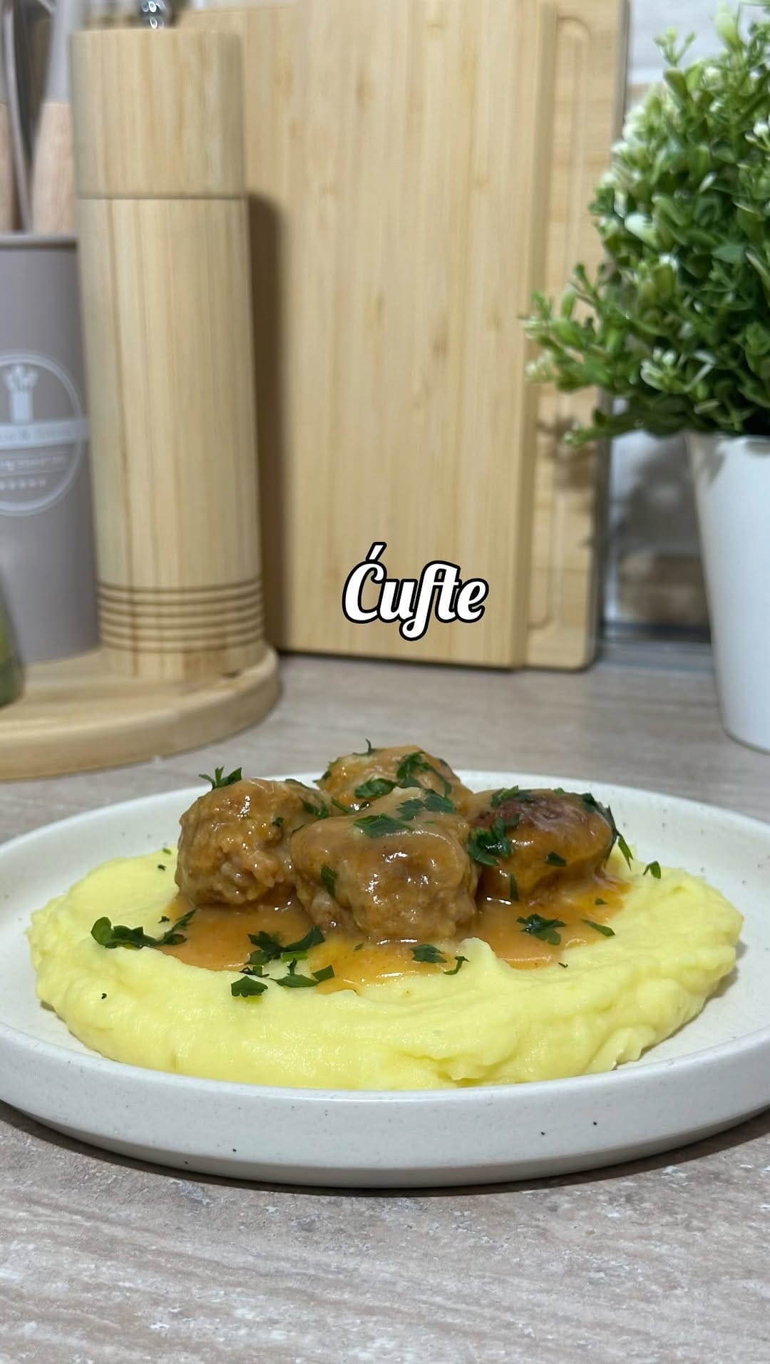 Post 1 by Jovana Bradonjić | Food blogger on Instagram (video)