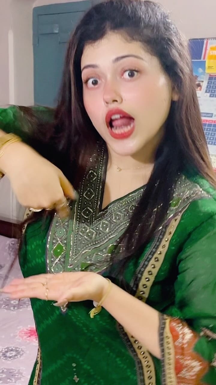 Post 5 by Neha Debnath ❤️ on Instagram (video)