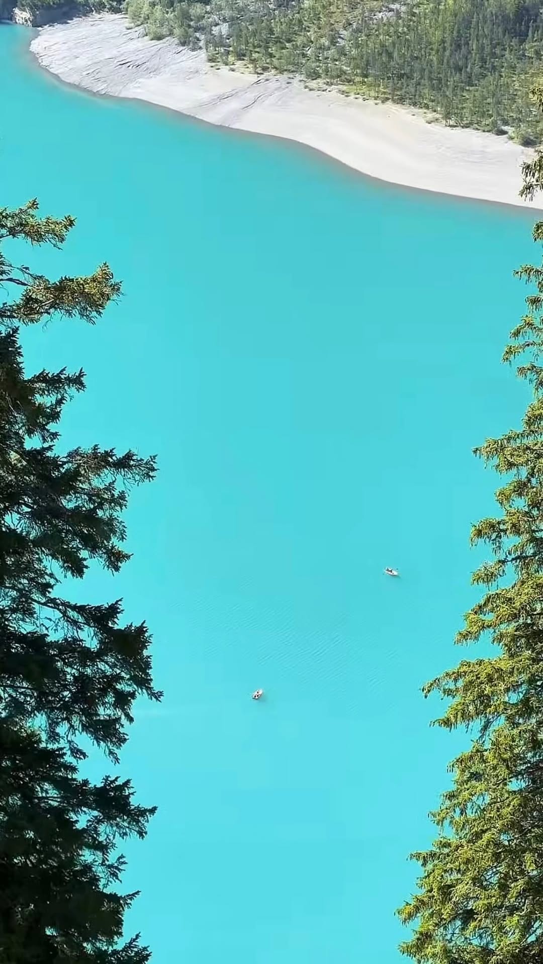 Post 5 by Noemi & Liri | Travel Content Creator on Instagram (video)