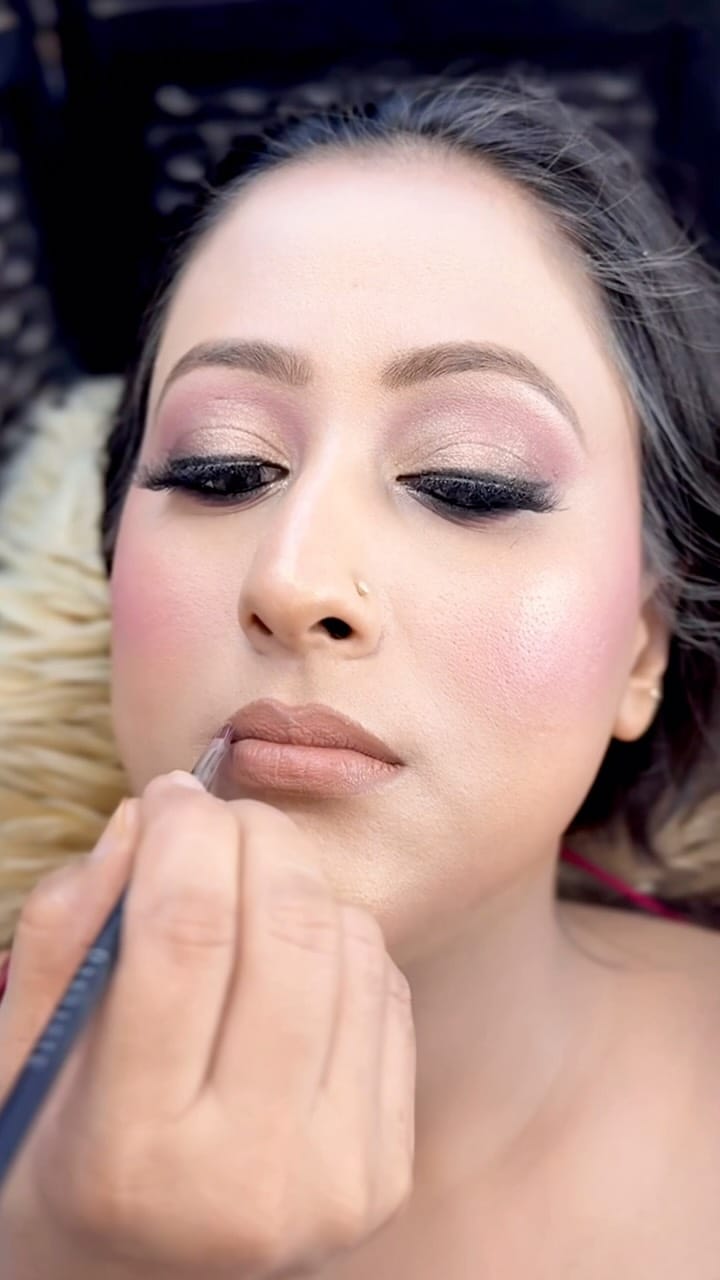 Post 2 by SHAILJA OPNEJA 💄Makeup Artist 💄 on Instagram (video)