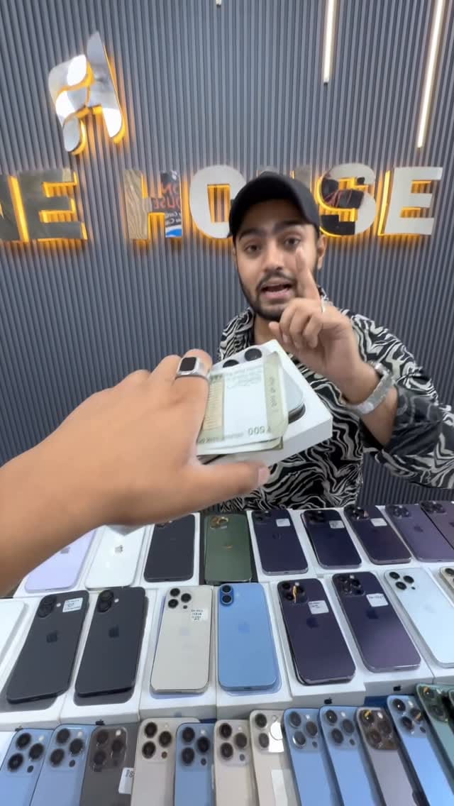 Post 8 by FONE HOUSE || USED PHONES on Instagram (video)