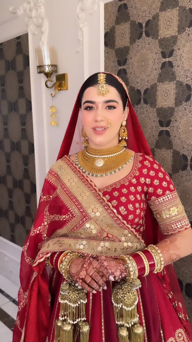 Post 8 by Mehak makeover salon on Instagram (video)