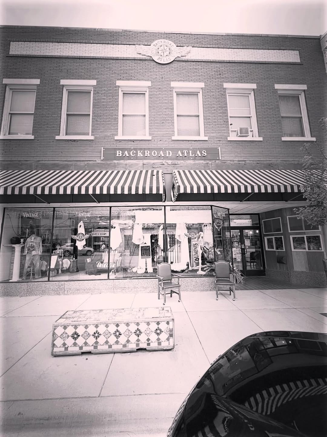 Post 10 by John Wise on Instagram (image)