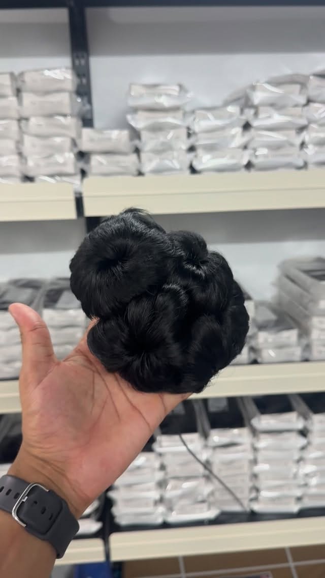 Post 3 by Luxmore cosmetics ®️ on Instagram (video)