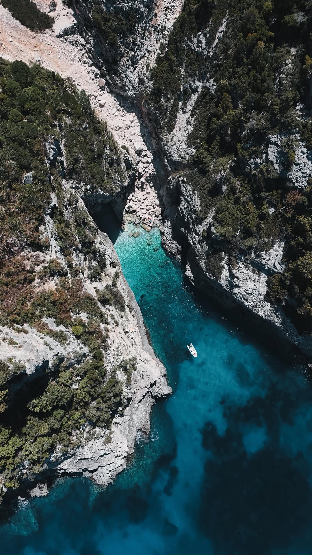 Post 10 by Berta Pinna Travel e Adventure Content Creator on Instagram (video)