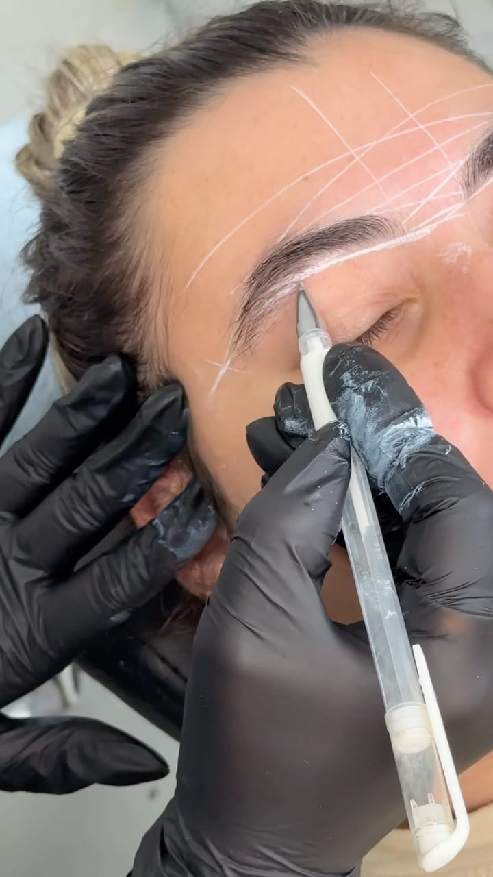 Post 5 by Zahily Crespo SWFL / Brow Artist on Instagram (video)