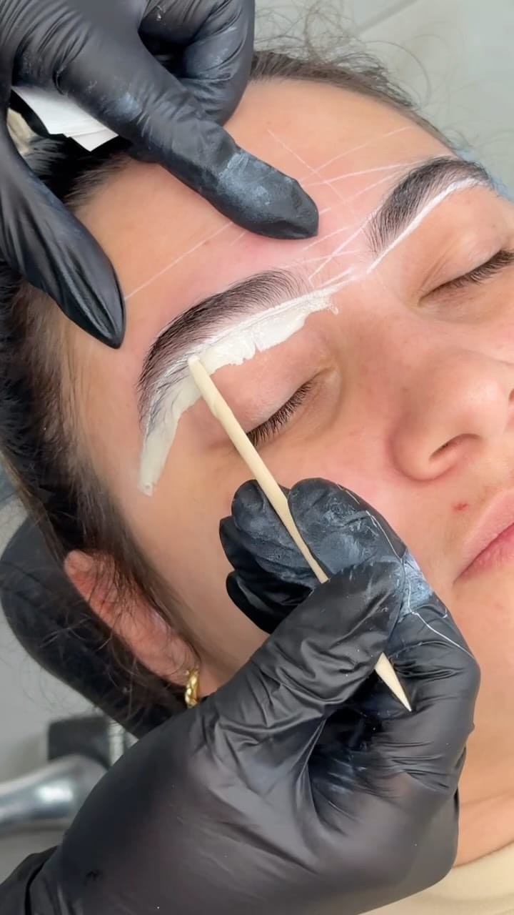 Post 7 by Zahily Crespo SWFL / Brow Artist on Instagram (video)