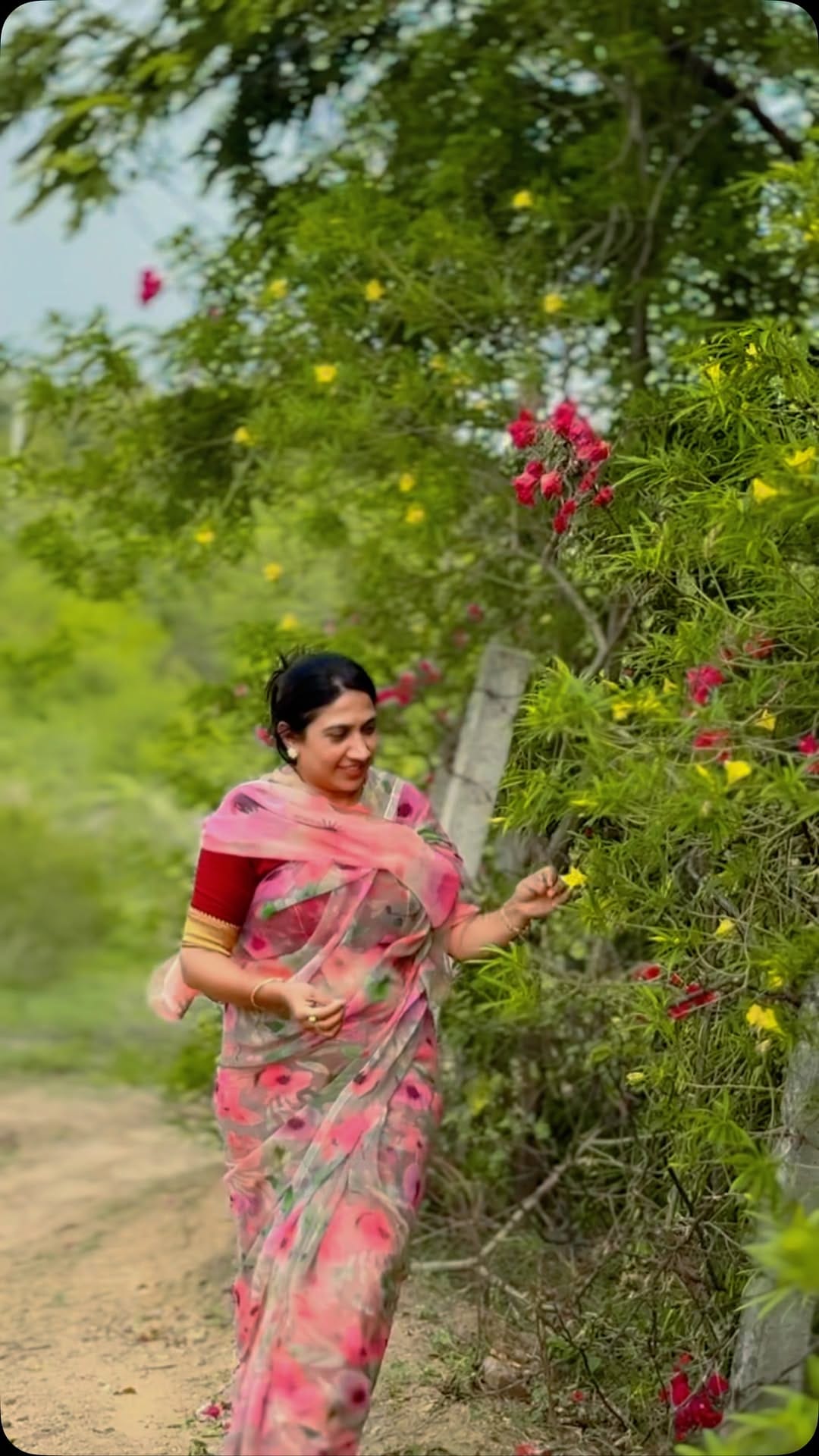 Post 6 by Nikitabaa Rathod on Instagram (video)
