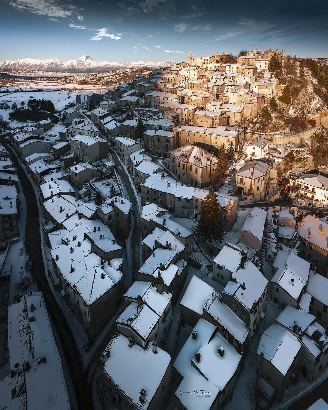 Post 4 by Simone Di Felice on Instagram (image)