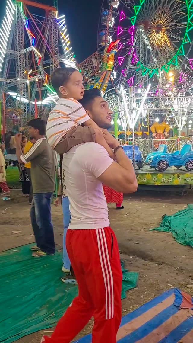 Post 6 by V I JA Y    VA T S on Instagram (video)