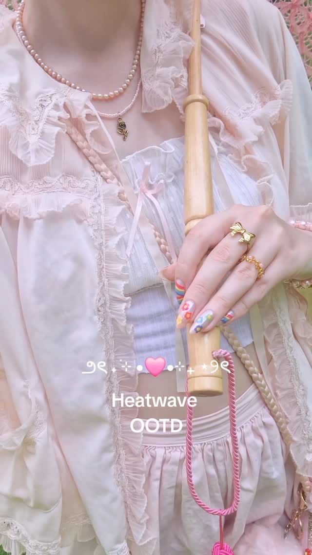Post 6 by Cassie on Instagram (video)