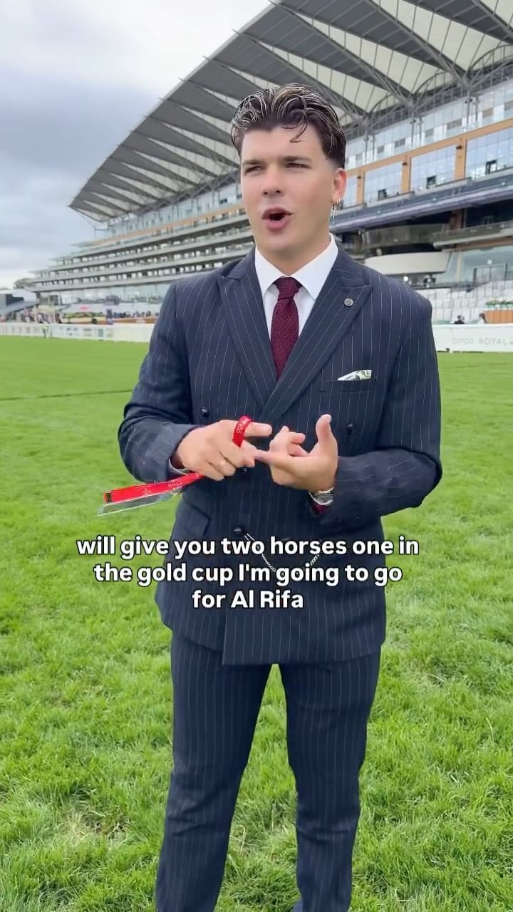 Post 7 by Harry Clark on Instagram (video)