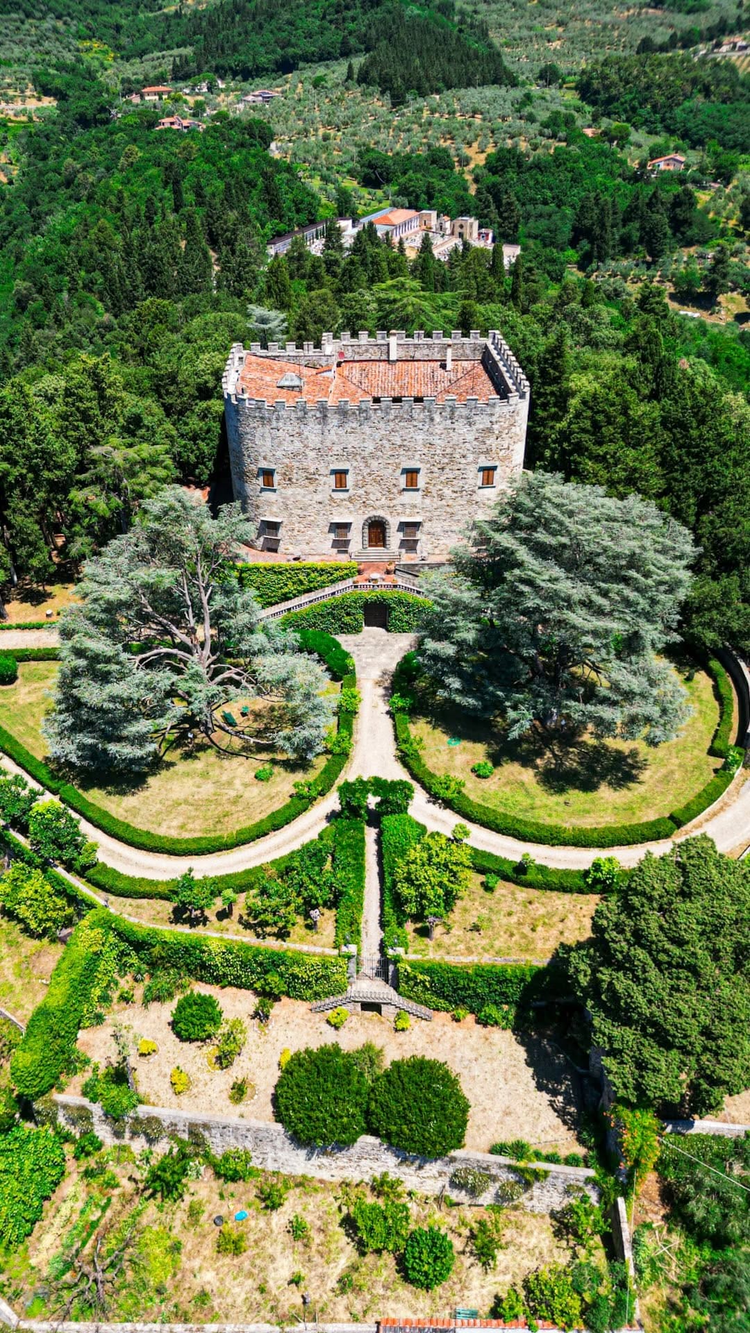Post 10 by Noemi Santucci & Lorenzo Cenacchi - Travel Blogger on Instagram (video)