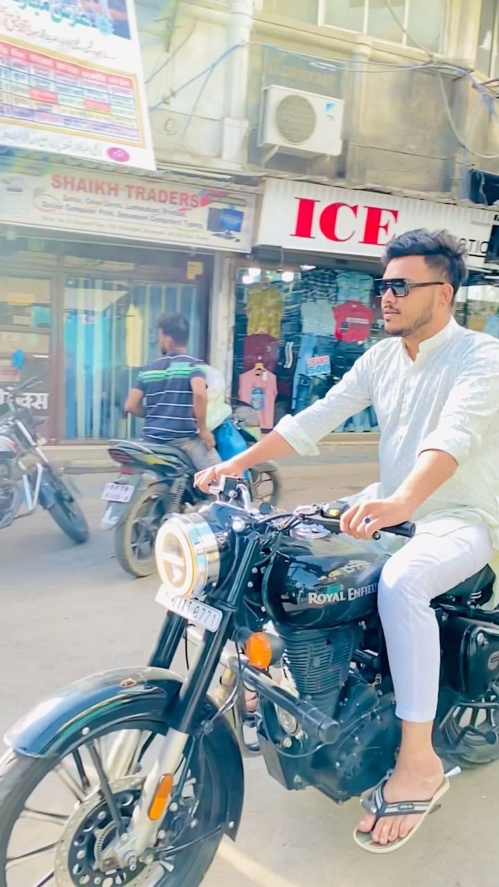 Post 2 by Anas Ansari on Instagram (video)