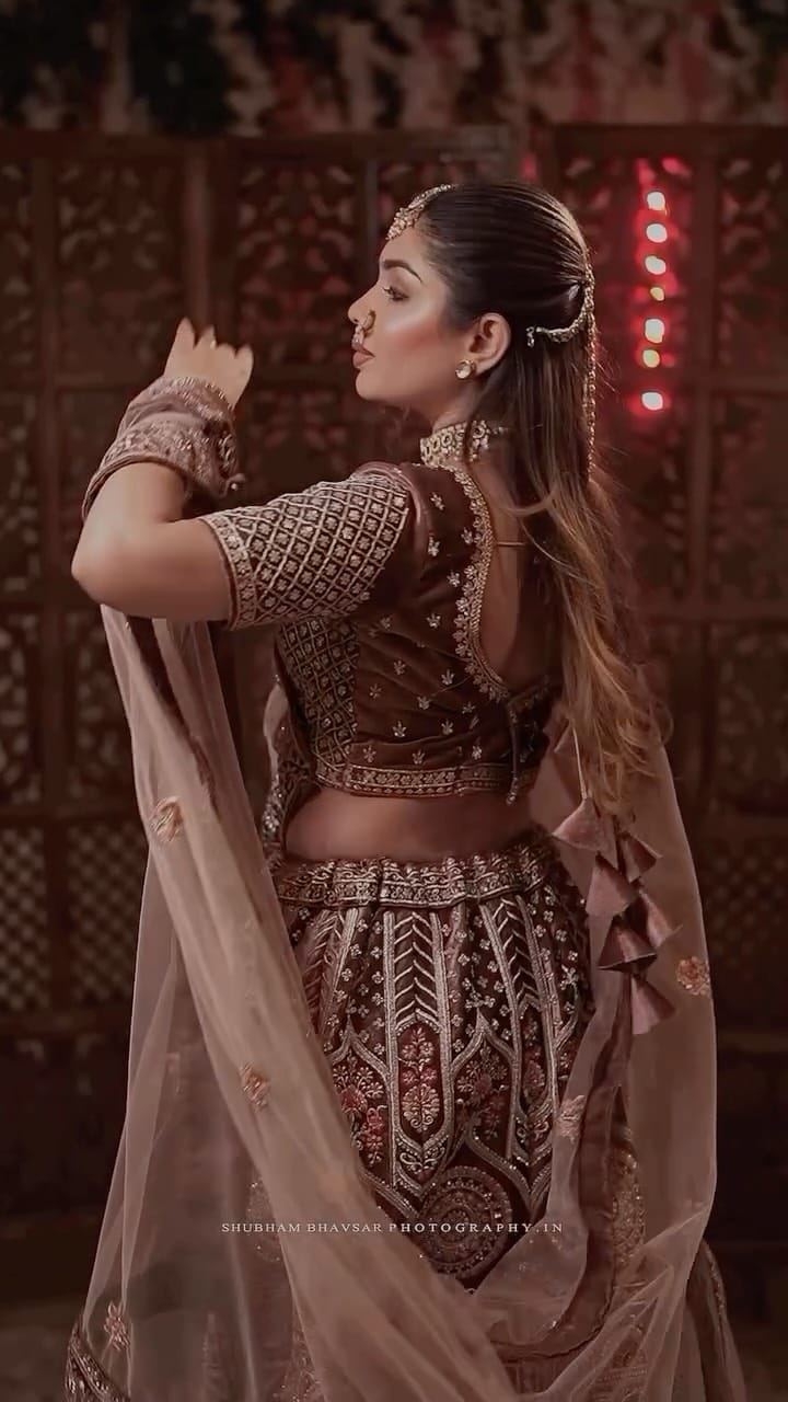Post 8 by Vaishnavi’s The Clothing Palette 🛍 on Instagram (video)