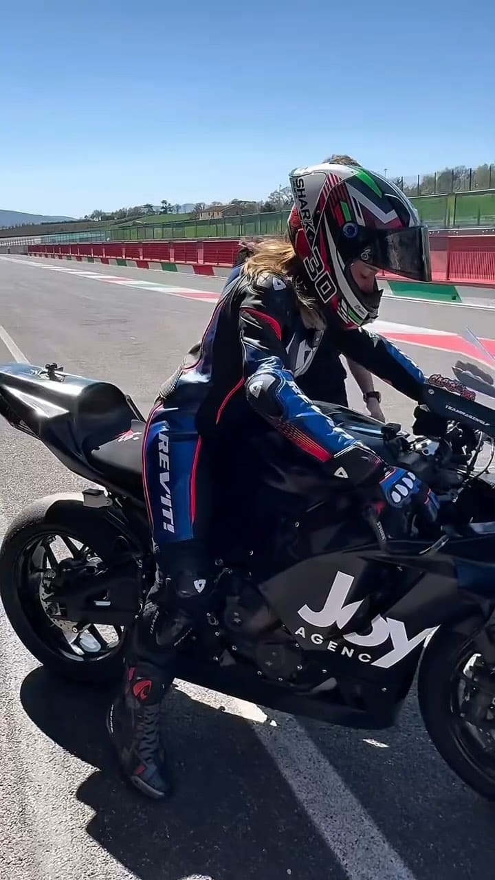 Post 8 by ELISA MAZZUCCHELLI on Instagram (video)