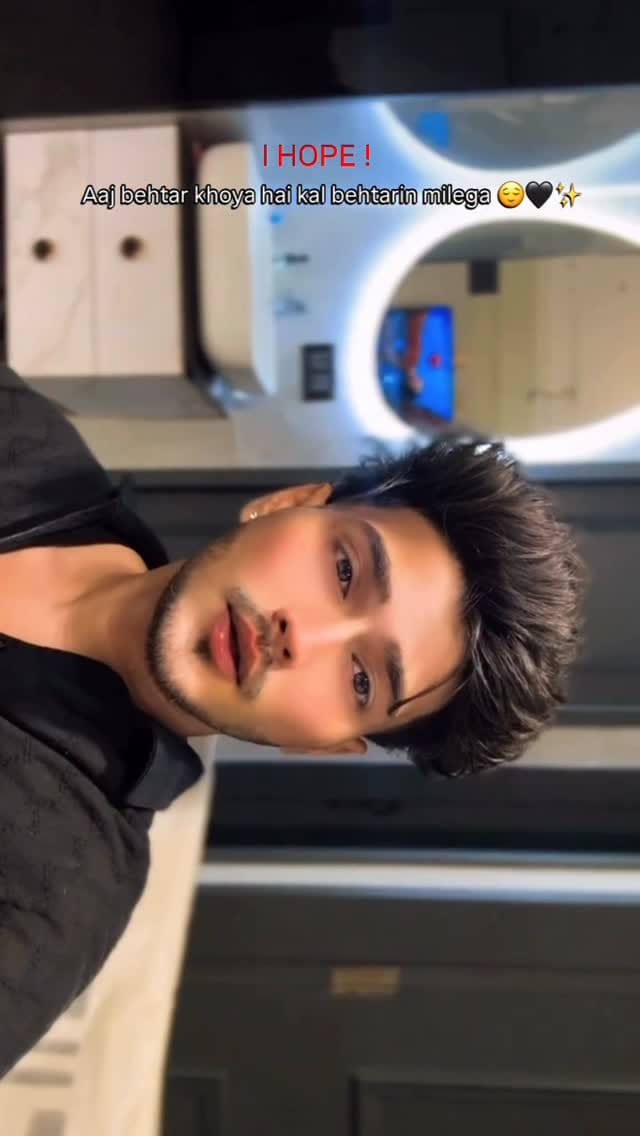 Post 7 by M I L A N ⚡ A H I R E on Instagram (video)