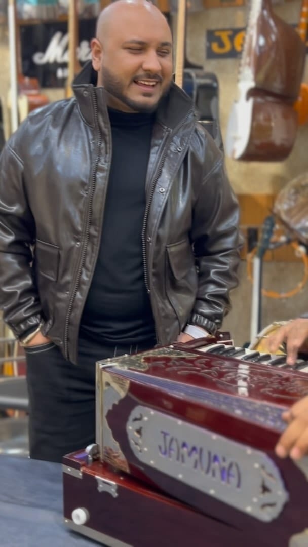 Post 9 by JAMUNA MUSICAL INTRUMENTS on Instagram (video)