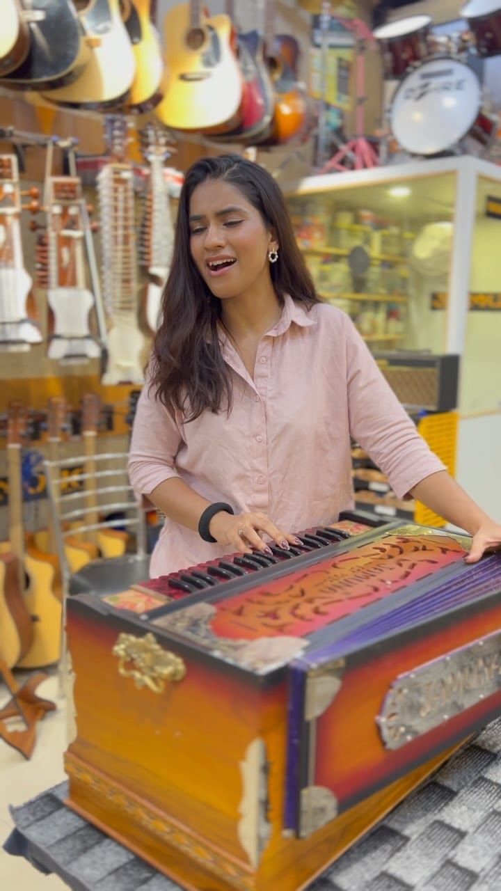 Post 8 by JAMUNA MUSICAL INTRUMENTS on Instagram (video)