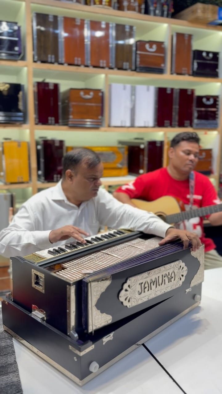 Post 1 by JAMUNA MUSICAL INTRUMENTS on Instagram (video)