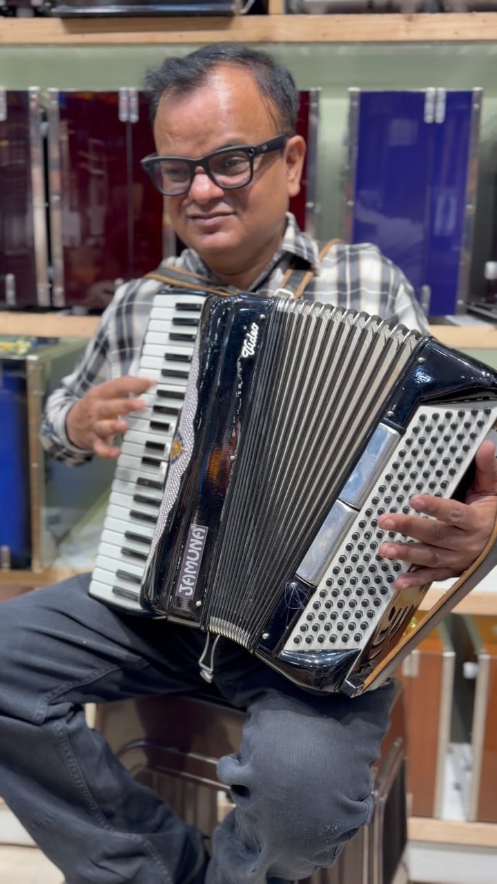 Post 4 by JAMUNA MUSICAL INTRUMENTS on Instagram (video)