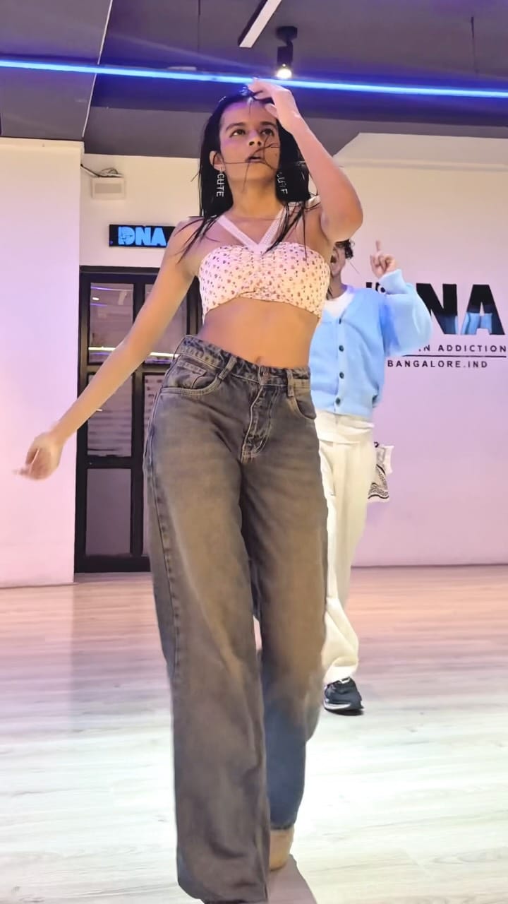 Post 2 by Chahak on Instagram (video)