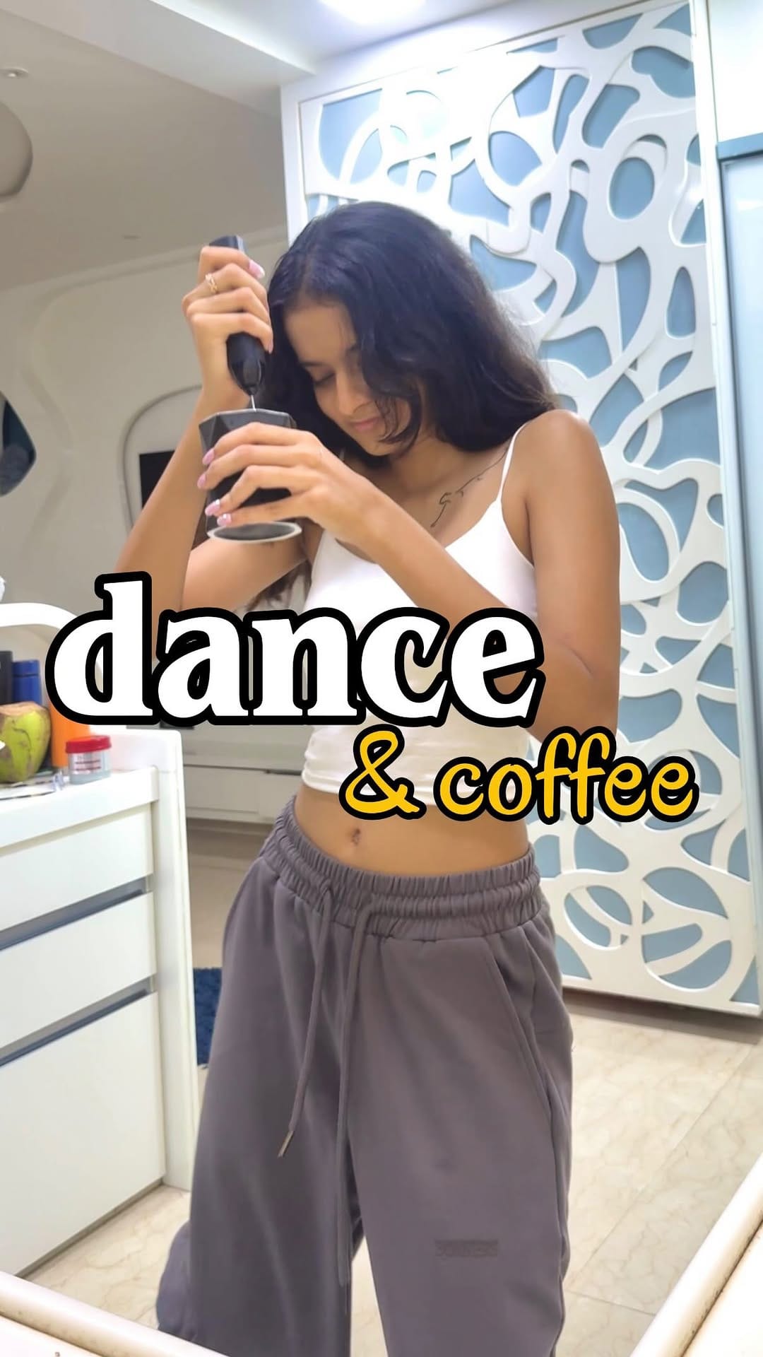 Post 4 by Chahak on Instagram (video)
