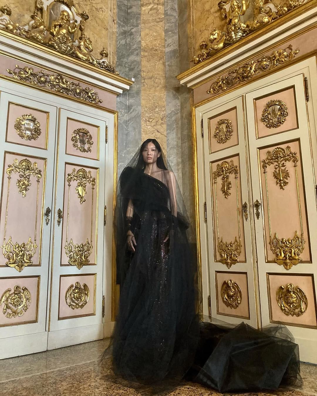 Post 10 by Céline on Instagram (carousel)