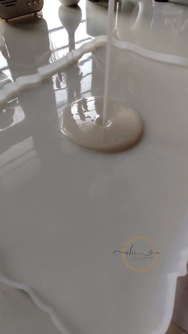 Post 4 by Resin Art Store India on Instagram (video)