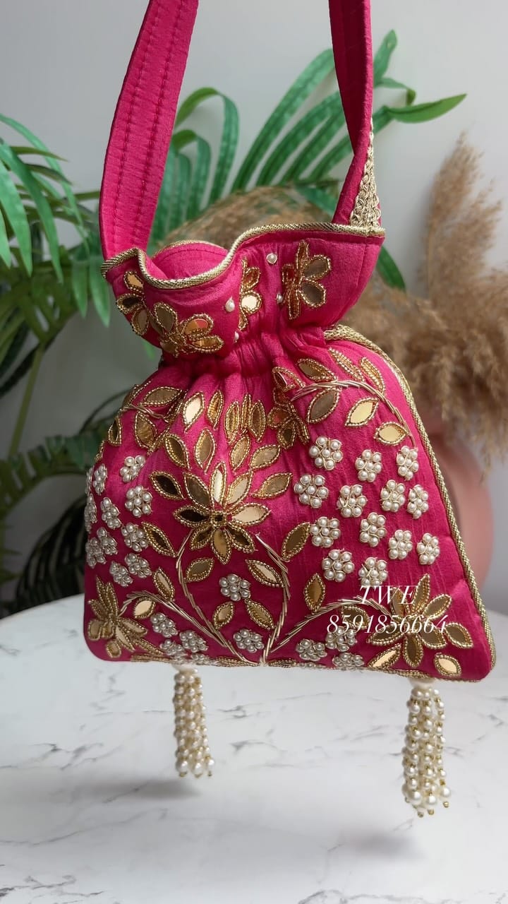 Post 6 by The Wedding Element | Jewellery Organiser | Wedding Favours on Instagram (video)