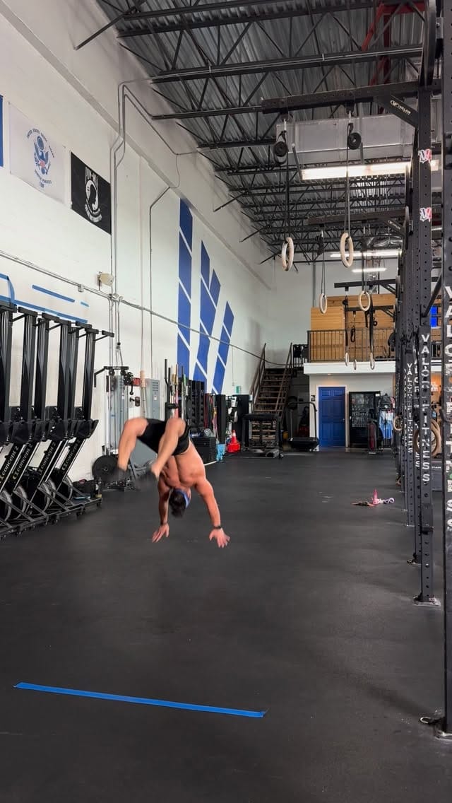 Post 6 by Eric Cardona on Instagram (video)