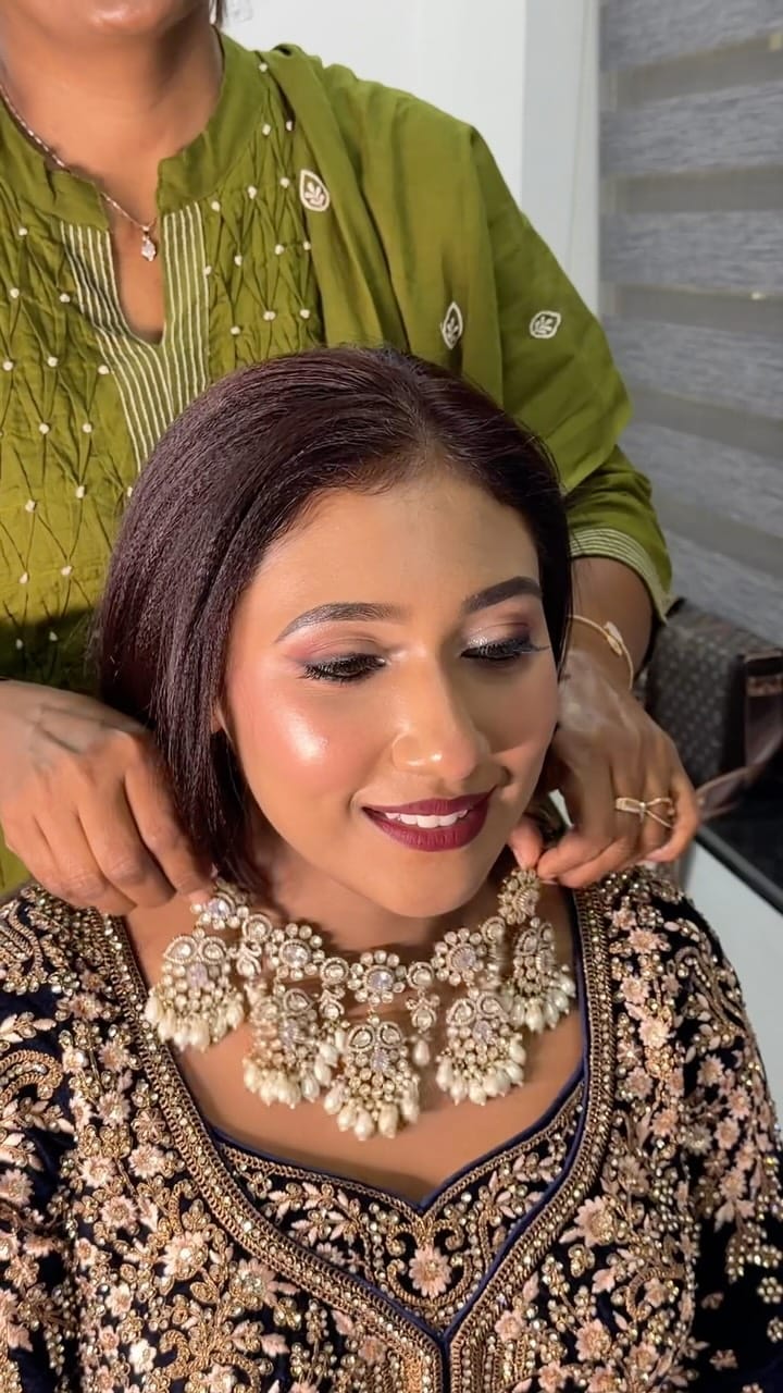 Post 6 by Rental Jewellery kochi on Instagram (video)
