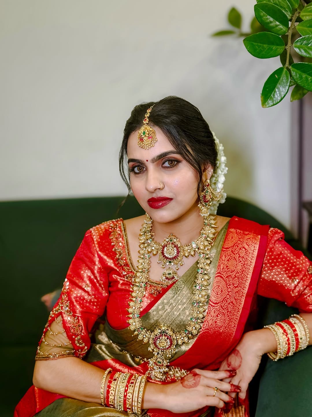 Post 7 by Rental Jewellery kochi on Instagram (carousel)