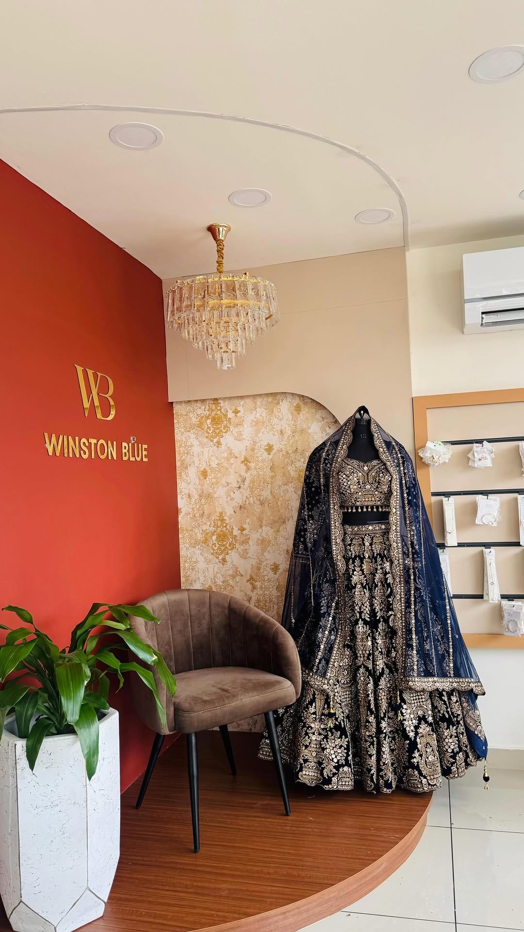 Post 9 by Rental Jewellery kochi on Instagram (video)