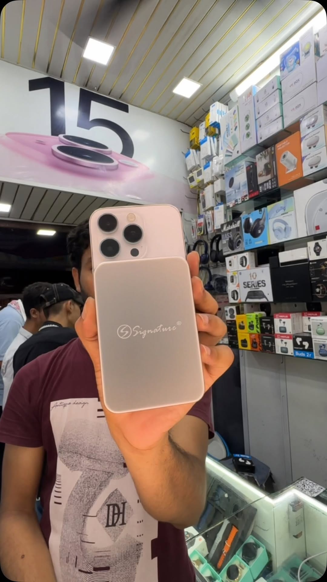 Post 10 by *Jon Mobile* 🔶 The Gadget Destination on Instagram (video)