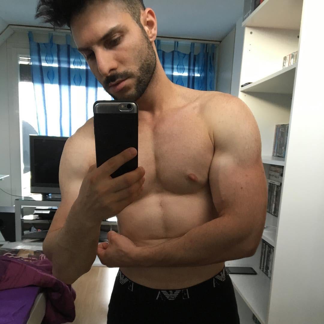 Post 3 by Giulio Barone on Instagram (image)