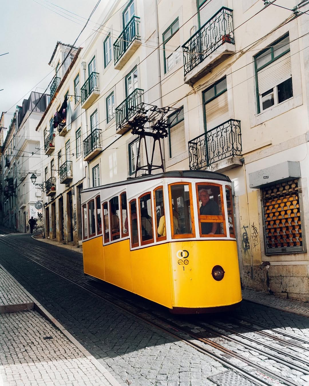 Post 3 by Alessandro Carai || Travel on Instagram (image)