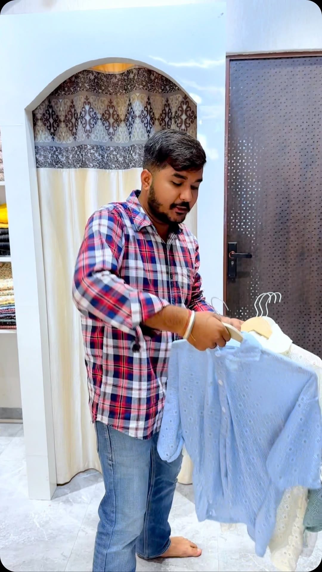 Post 9 by Jai Janyani on Instagram (video)