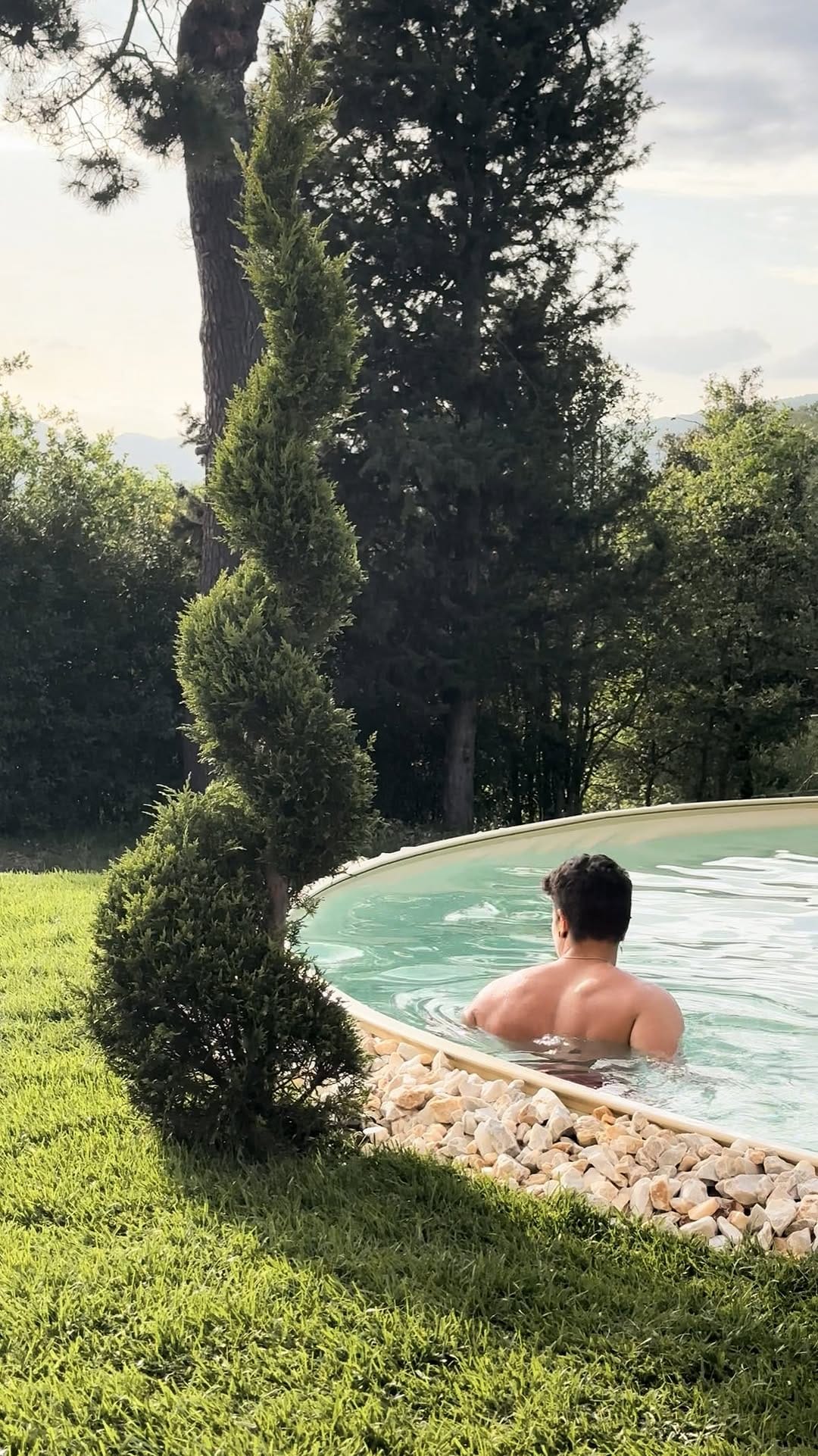 Post 5 by Emanuele Neri on Instagram (video)