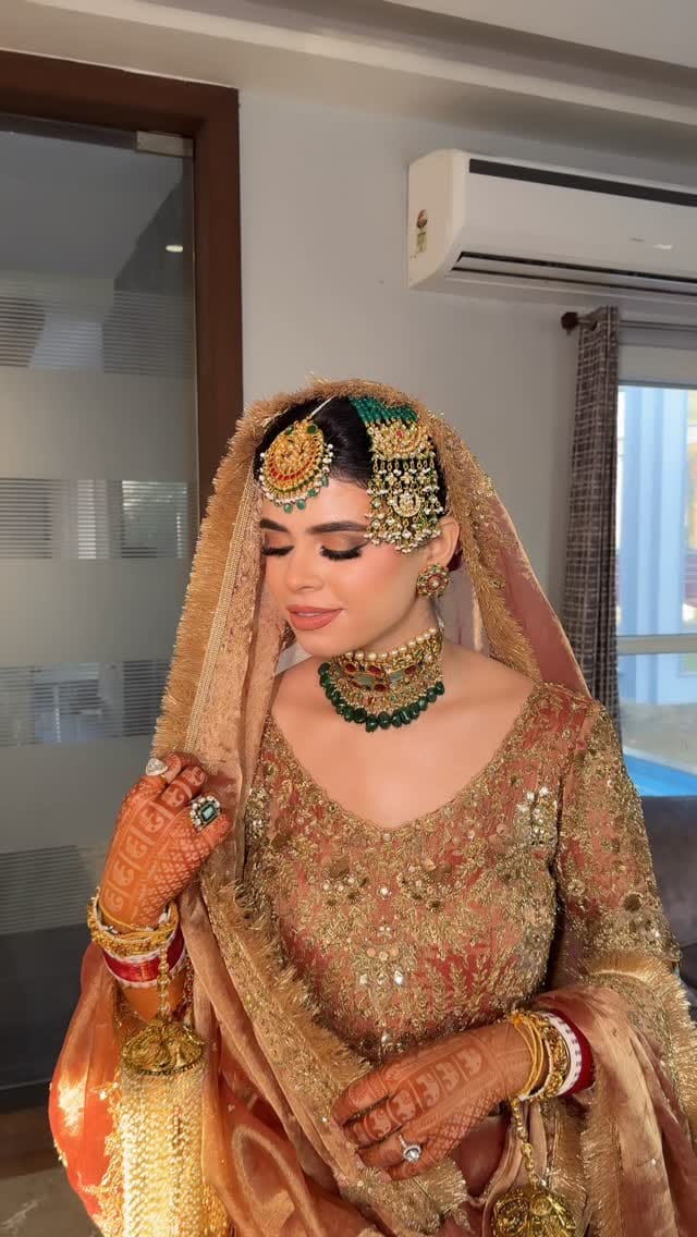 Post 4 by Mannat K Sidhu  | Makeup artist on Instagram (video)