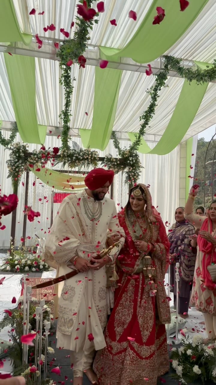 Post 7 by Mannat K Sidhu  | Makeup artist on Instagram (video)