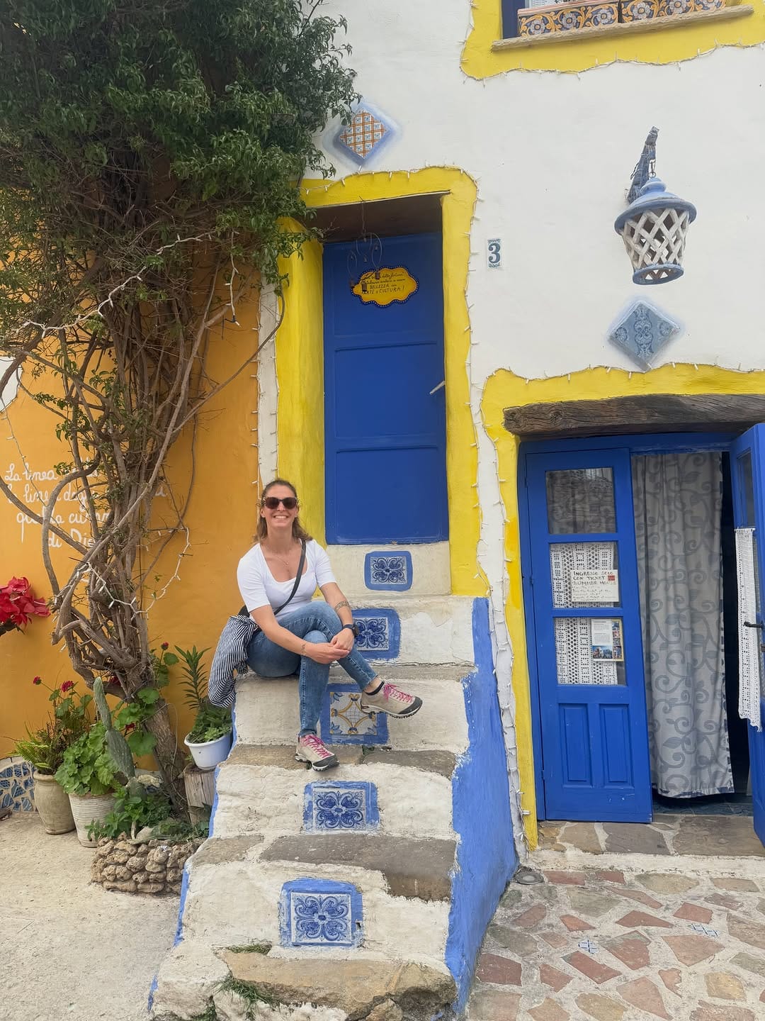 Post 1 by Valentina Maggiolo - Travel Blogger & Content Creator🌍 on Instagram (carousel)