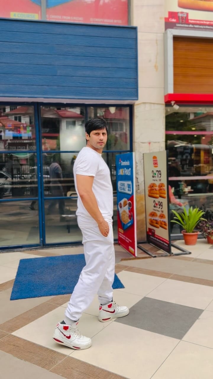 Post 7 by Amit joon on Instagram (video)