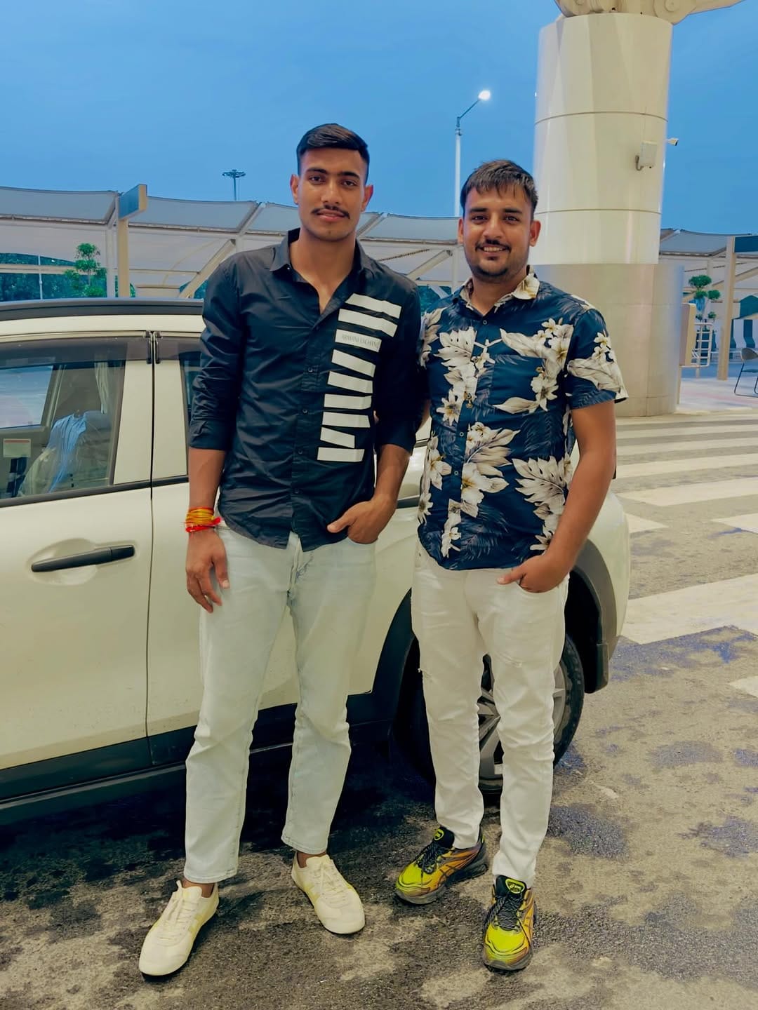 Post 7 by Devank Dalal on Instagram (image)