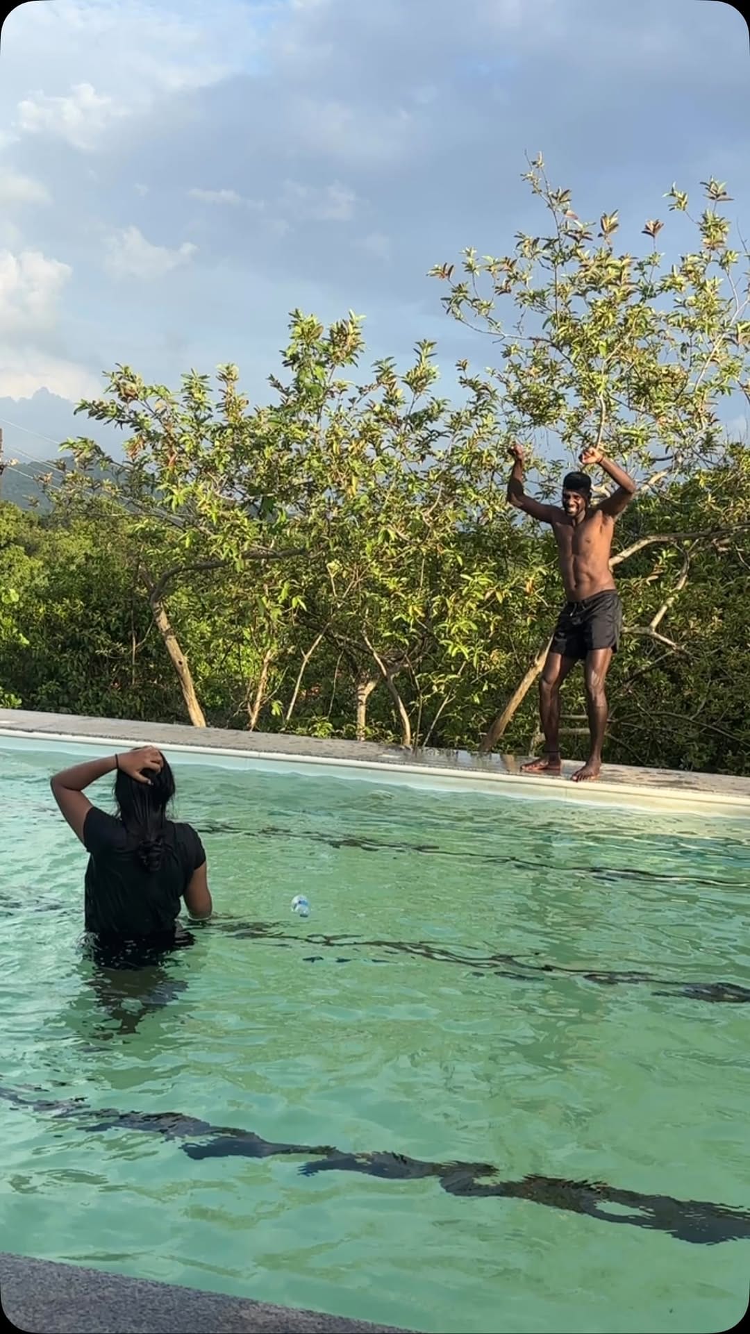 Post 1 by Rowllin Borges on Instagram (video)