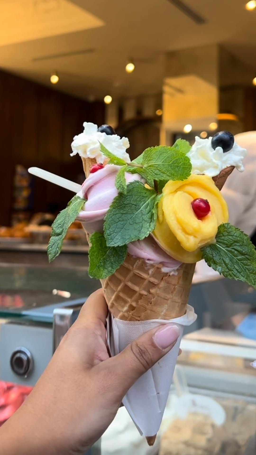 Post 10 by Helly | Food & Beauty on Instagram (video)