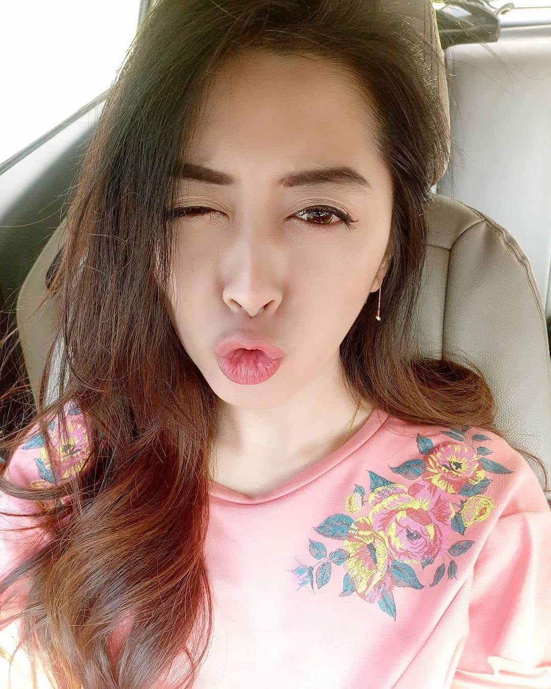 Post 8 by piya on Instagram (image)