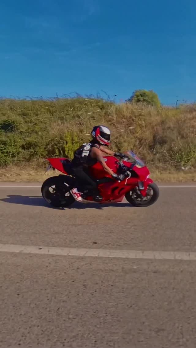 Post 5 by Miriana Marongiu on Instagram (video)