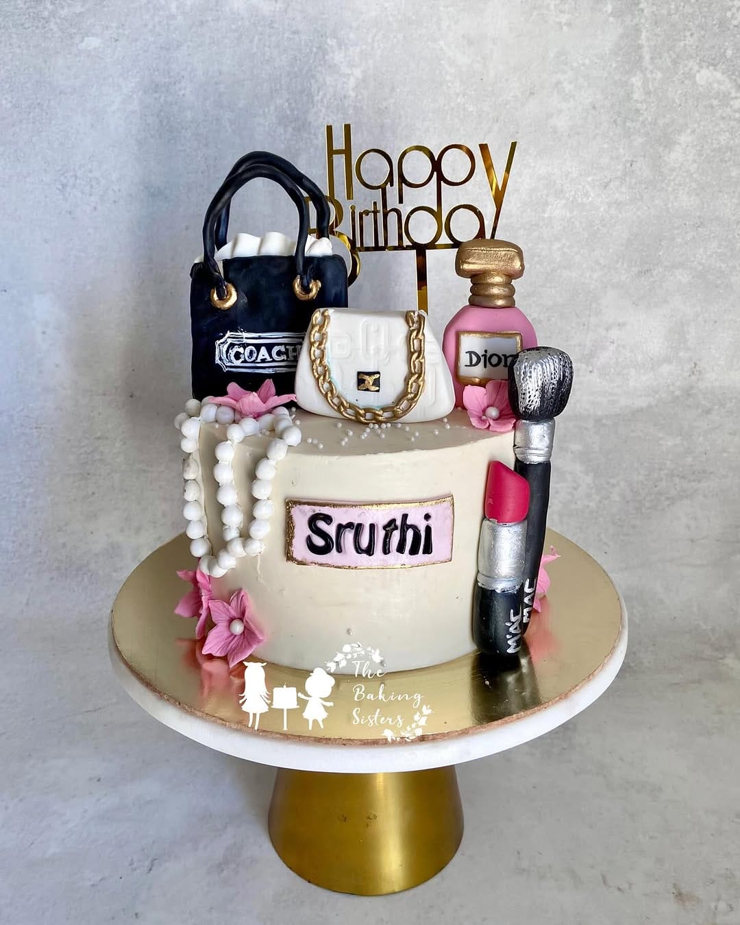Post 7 by Devika Manikandan | Chennai Cake Artist & Instructor on Instagram (carousel)
