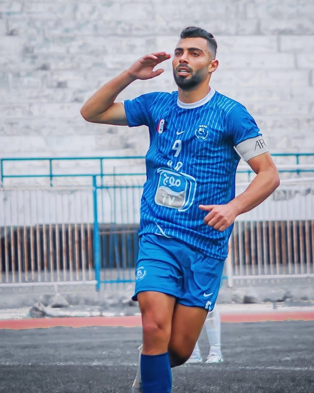 Post 10 by محمود البحر on Instagram (image)